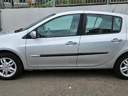 Silber Gebraucht 2006 Renault Clio II Initiale Limousine | 2.100 € (Fairer Preis)