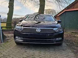 Schwarz Gebraucht 2016 VW Passat Kombi | 11.800 € (Fairer Preis)
