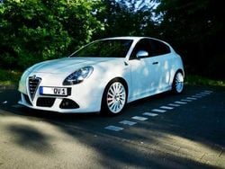 Weiß Gebraucht 2013 Alfa Romeo Giulietta Turismo Kleinwagen | 4.999 € (Guter Preis)