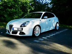 Weiß Gebraucht 2013 Alfa Romeo Giulietta Turismo Kleinwagen | 4.999 € (Fairer Preis)