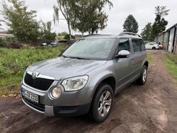 Silber Gebraucht 2010 Skoda Yeti SUV | 3.490 € (Superpreis)