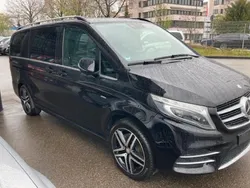 Schwarz Gebraucht 2017 Mercedes V250 Exclusive Van / Kleinbus | 47.980 € (Fairer Preis)