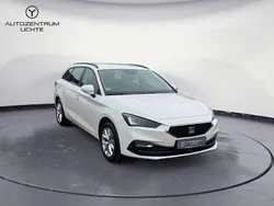 Weiß Gebraucht 2021 Seat Leon Style Kombi | 19.899 € (Guter Preis)