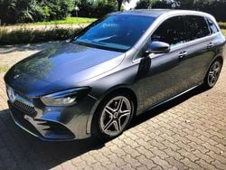Grau Gebraucht 2022 Mercedes 200 Kombi | 27.800 €