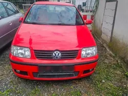 Rot Gebraucht 2000 VW Polo Kleinwagen | 500 € (Guter Preis)