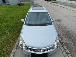 Blau Gebraucht 2009 Opel Astra Kombi | 2.490 € (Guter Preis)