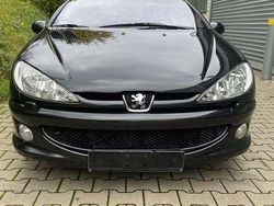 Schwarz Gebraucht 2003 Peugeot 206 CC Platinum Cabrio | 2.900 € (Etwas zu teuer)
