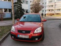 Rot Gebraucht 2008 Kia Rio Kleinwagen | 1.800 € (Etwas zu teuer)