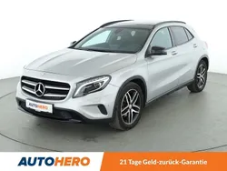 Grau Gebraucht 2016 Mercedes GLA180 Urban SUV | 18.570 € (Etwas zu teuer)