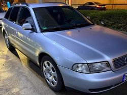 Grau Gebraucht 1998 Audi A4 Kombi | 500 € (Guter Preis)