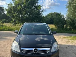 Schwarz Gebraucht 2010 Opel Zafira Innovation Van / Kleinbus | 3.800 € (Fairer Preis)