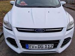 Weiß Gebraucht 2015 Ford Kuga Titanium SUV | 6.200 € (Teuer)