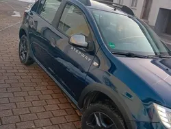 Blau Gebraucht 2017 Dacia Sandero Stepway Kleinwagen | 7.500 €