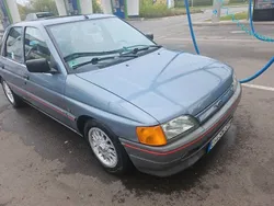 Blau Gebraucht 1990 Ford Escort Limousine | 3.999 €