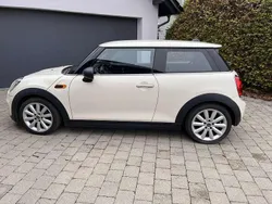 Weiß Gebraucht 2016 Mini ONE Kleinwagen | 8.450 € (Fairer Preis)