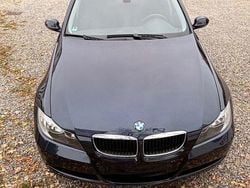 Blau Gebraucht 2006 BMW 318 Limousine | 3.400 € (Guter Preis)