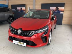 Rot Gebraucht 2024 Renault Clio V Evolution Limousine | 18.490 € (Fairer Preis)