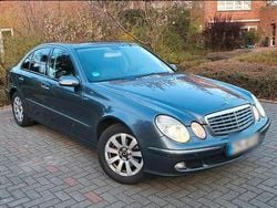 Grau Gebraucht 2005 Mercedes E320 Limousine | 4.299 € (Guter Preis)