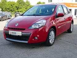 Rot Gebraucht 2010 Renault Clio II Dynamique Limousine | 5.990 € (Teuer)