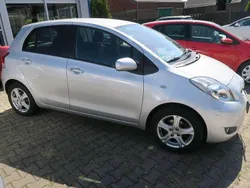 Silber Gebraucht 2011 Toyota Yaris Edition Kleinwagen | 7.300 € (Fairer Preis)