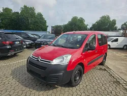Rot Gebraucht 2017 Citroën Berlingo Live Van / Kleinbus | 6.800 € (Teuer)