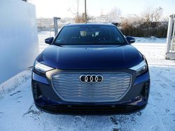 Navarrablau metallic Gebraucht 2023 Audi Q4 Sportback e-tron Comfort SUV | 30.590 € (Superpreis)