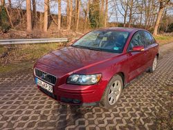 Rot Gebraucht 2005 Volvo S40 Limousine | 2.499 € (Fairer Preis)