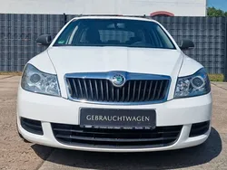 Weiß Gebraucht 2010 Skoda Octavia Classic Kombi | 2.999 €