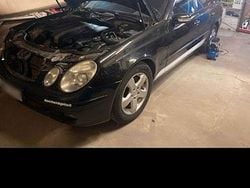 Schwarz Gebraucht 2004 Mercedes E320 Avantgarde Kombi | 2.000 € (Superpreis)