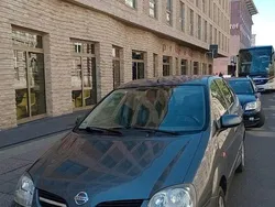 Grau Gebraucht 2004 Nissan Almera Tino Acenta Van / Kleinbus | 2.200 € (Teuer)