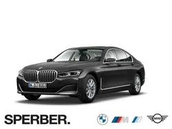 Grau Gebraucht 2022 BMW 740 Limousine | 58.840 € (Guter Preis)
