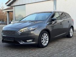 Grau Gebraucht 2016 Ford Focus Titanium Limousine | 7.900 € (Fairer Preis)