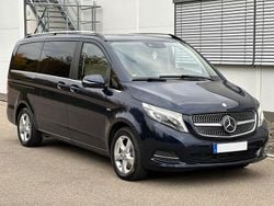 Blau Gebraucht 2016 Mercedes V250 Exclusive Van / Kleinbus | 42.900 € (Teuer)