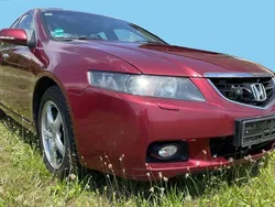 Rot Gebraucht 2003 Honda Accord Executive Limousine | 6.900 € (Teuer)