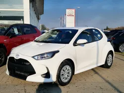 Schneeweiß Neu 2025 Toyota Yaris Hybrid Comfort Kleinwagen | 21.290 € (Superpreis)
