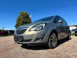 Braun Gebraucht 2011 Opel Meriva Innovation Van / Kleinbus | 3.950 € (Guter Preis)