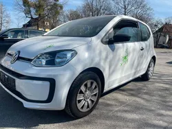 Weiß Gebraucht 2018 VW up! high up! Kleinwagen | 8.000 € (Guter Preis)