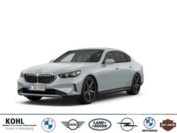 Grau Neu 2024 BMW 520 M Sport Limousine | 61.900 € (Fairer Preis)