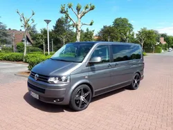 Grau Gebraucht 2014 VW T5 Edition Van | 22.900 €