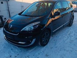 Schwarz Gebraucht 2012 Renault Scénic Bose Edition Van / Kleinbus | 4.950 € (Etwas zu teuer)
