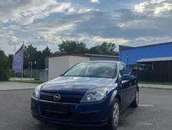 Blau Gebraucht 2005 Opel Astra Kombi | 1.600 € (Guter Preis)