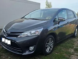 Grau Gebraucht 2016 Toyota Verso Skyview Edition Van / Kleinbus | 15.490 € (Guter Preis)