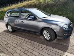 Grau Gebraucht 2010 Hyundai i30 Kombi | 3.450 € (Fairer Preis)