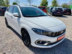 Gelato weiß Gebraucht 2021 Fiat Tipo Life Kombi | 7.400 €