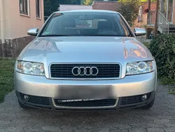 Silber Gebraucht 2002 Audi A4 Basis Limousine | 2.290 € (Fairer Preis)