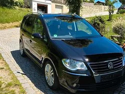 Schwarz Gebraucht 2007 VW Touran Van / Kleinbus | 4.800 € (Fairer Preis)