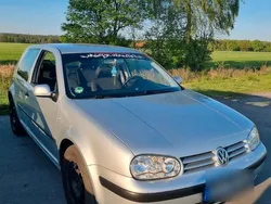 Silber Gebraucht 2002 VW Golf IV Kleinwagen | 3.500 € (Teuer)