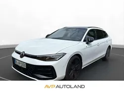 Pure white Gebraucht 2025 VW Passat R-line Kombi | 53.500 € (Teuer)
