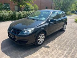 Schwarz Gebraucht 2005 Opel Astra Edition Limousine | 2.990 € (Etwas zu teuer)