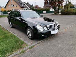 Schwarz Gebraucht 2007 Mercedes E220 Kombi | 3.900 € (Fairer Preis)
